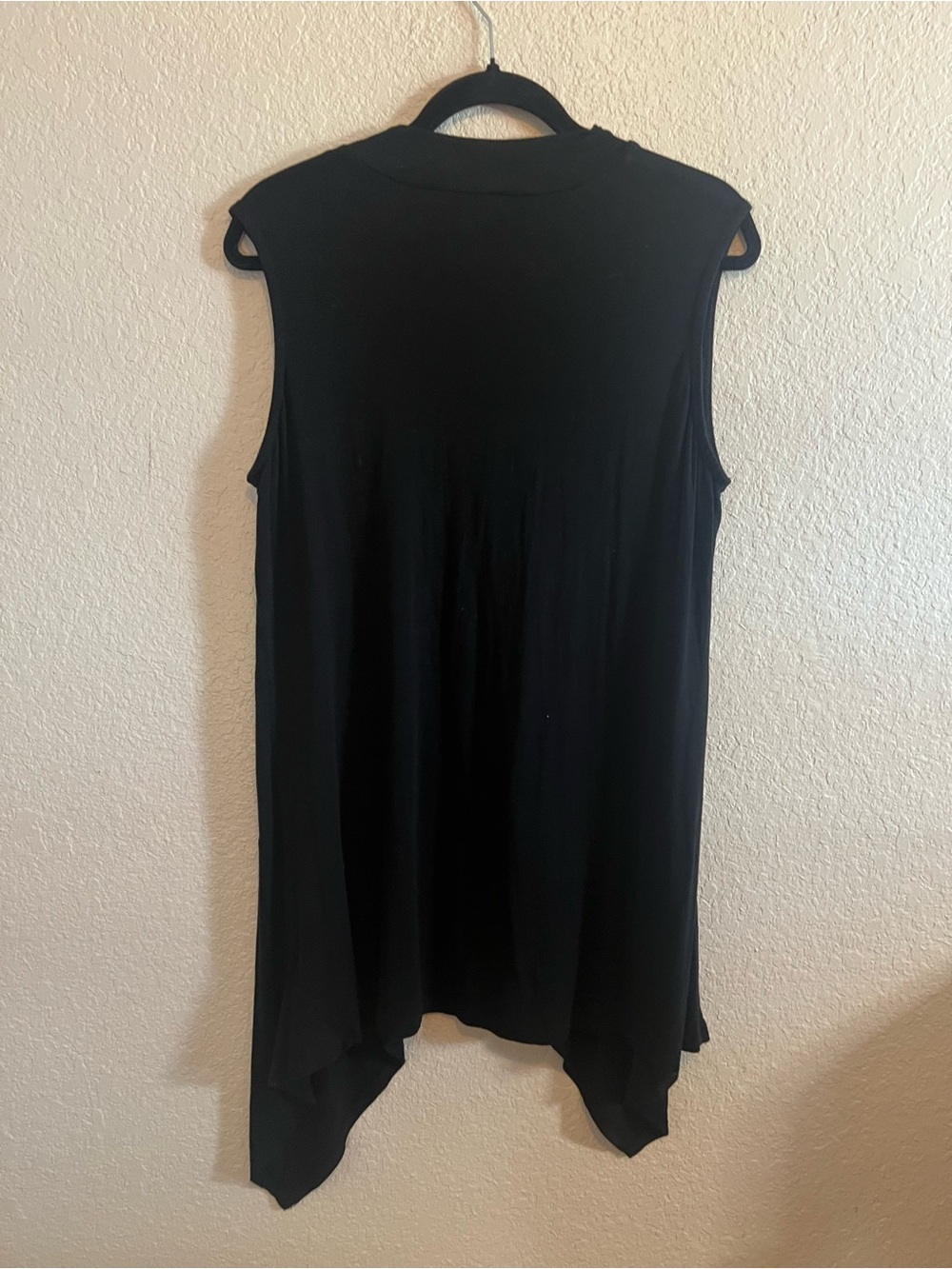 Joseph A Black Sleeveless Draped Handkerchief Hem Tank
